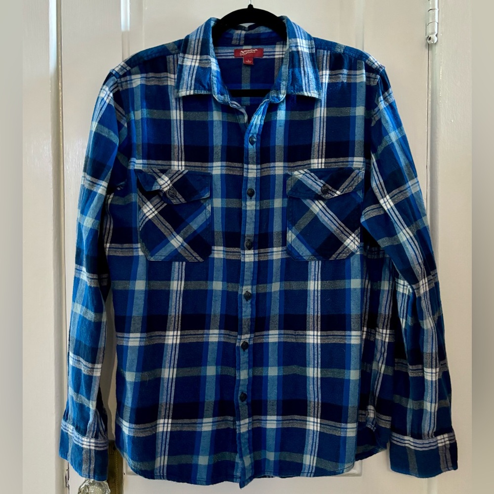 LAST CHANCE! Men’s blue plaid button down flannel.

Will be donated next week